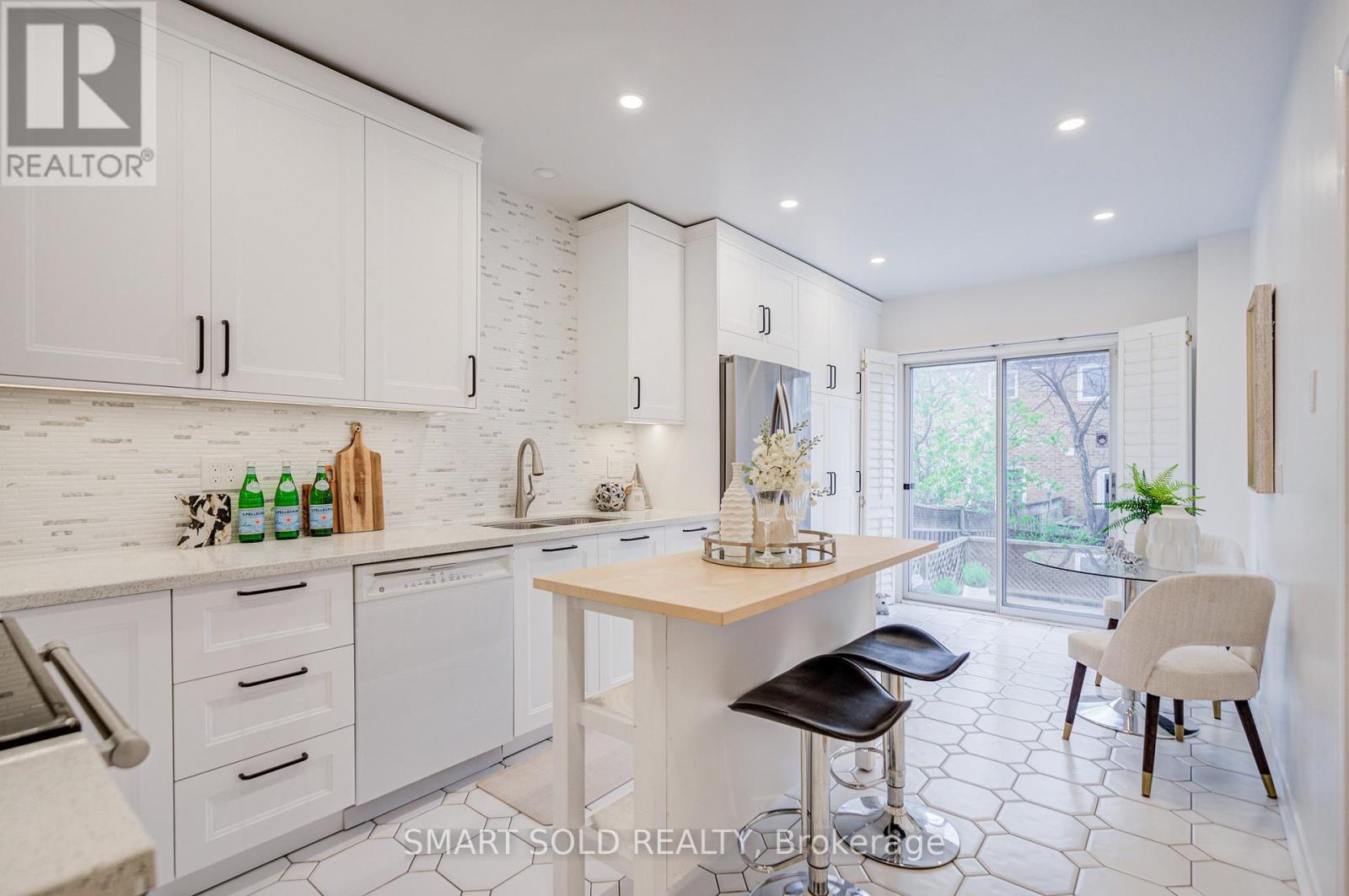 123 Thornway Avenue, Vaughan, Ontario  L4J 7Z3 - Photo 8 - N13120178