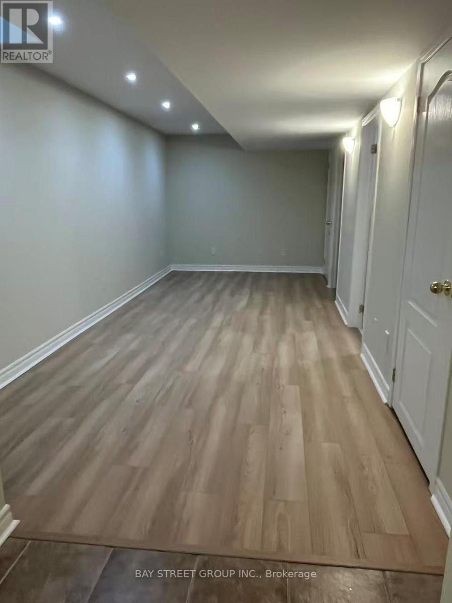 10 Cobblehill Court, Markham, Ontario  L6C 3E9 - Photo 14 - N13120192