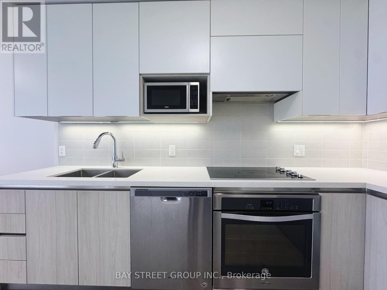 702 - 15 Water Walk Drive, Markham, Ontario  L3G 0G2 - Photo 3 - N13120220