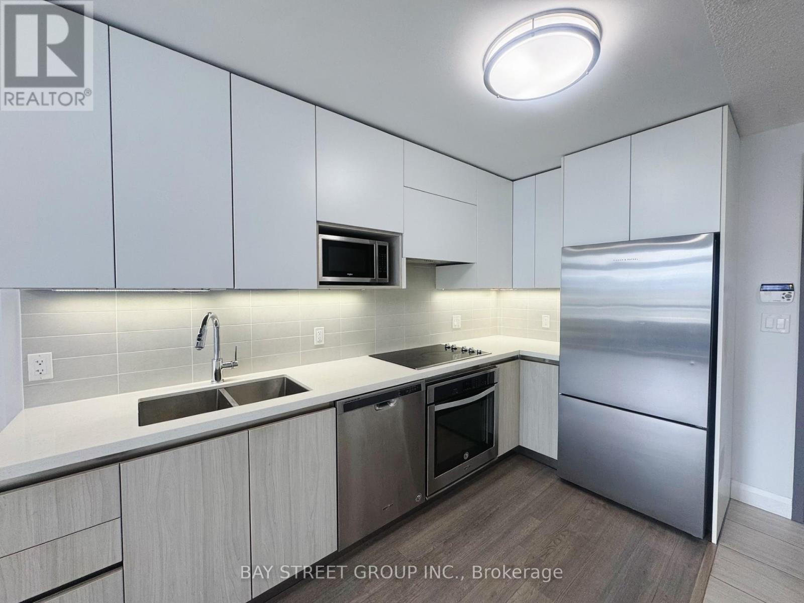 702 - 15 Water Walk Drive, Markham, Ontario  L3G 0G2 - Photo 4 - N13120220