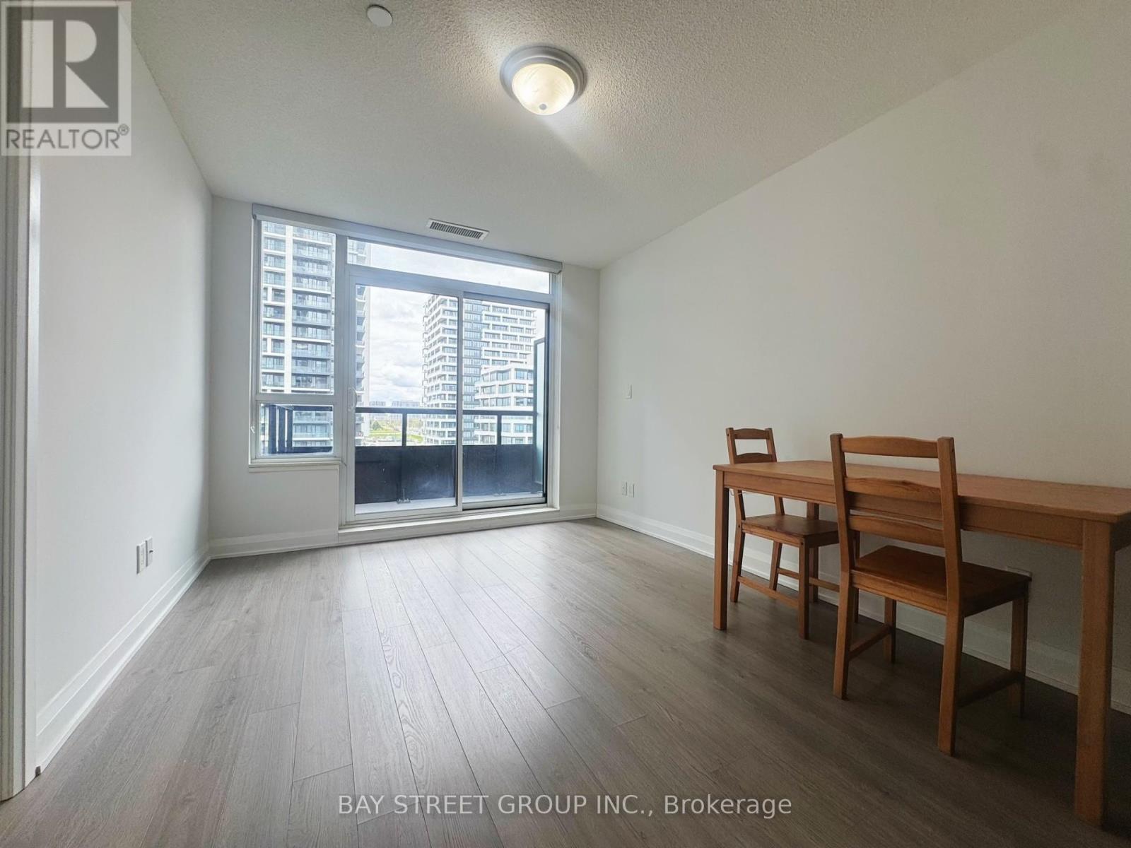 702 - 15 Water Walk Drive, Markham, Ontario  L3G 0G2 - Photo 6 - N13120220