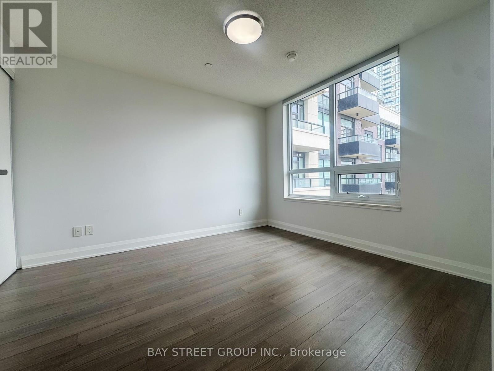 702 - 15 Water Walk Drive, Markham, Ontario  L3G 0G2 - Photo 8 - N13120220