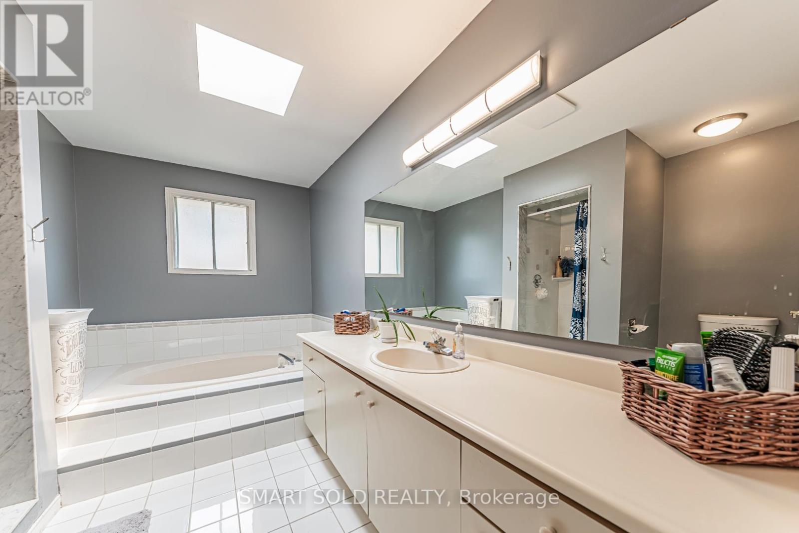 28 Westminster Drive, Richmond Hill, Ontario  L4B 1P7 - Photo 17 - N13120224