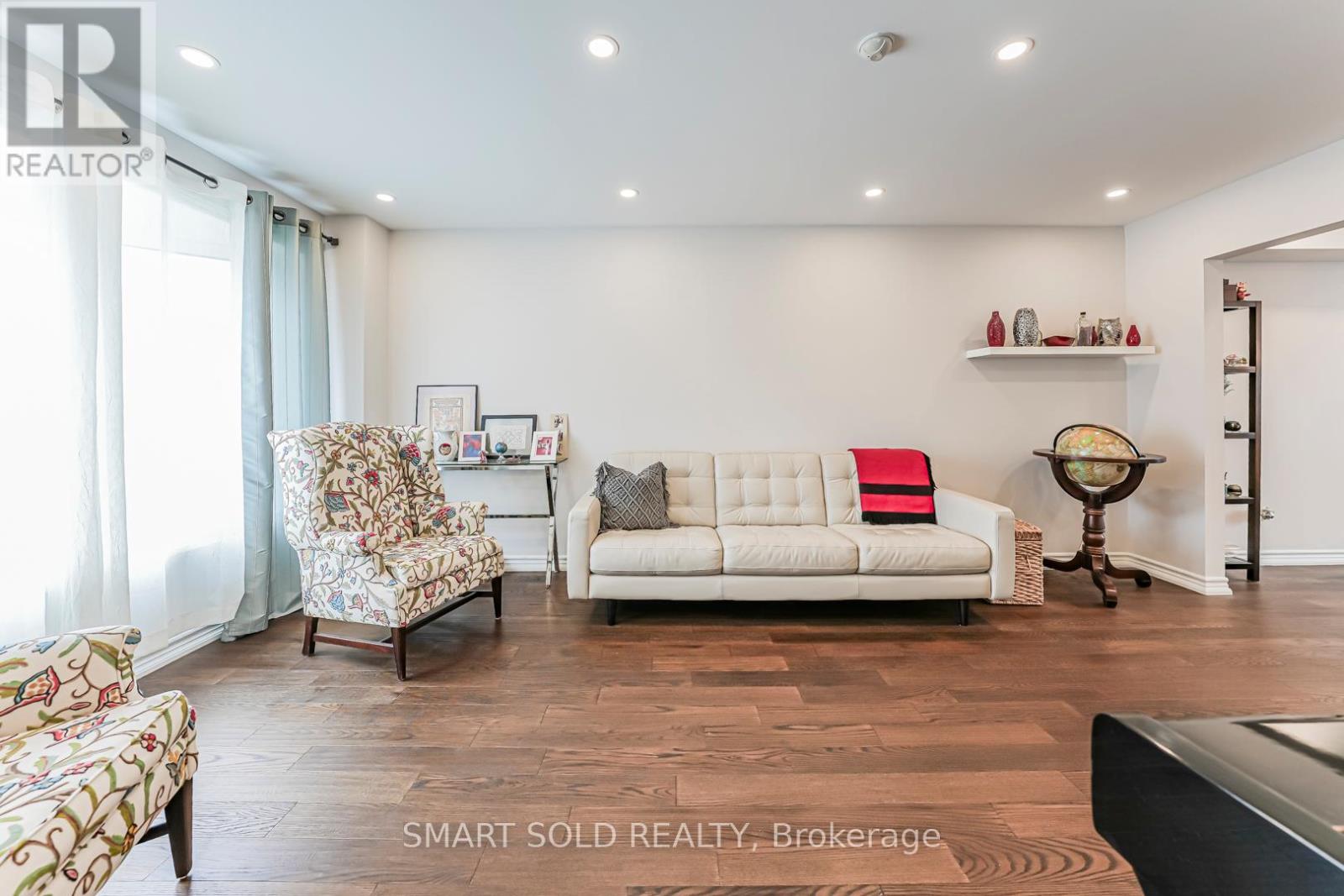28 Westminster Drive, Richmond Hill, Ontario  L4B 1P7 - Photo 2 - N13120224