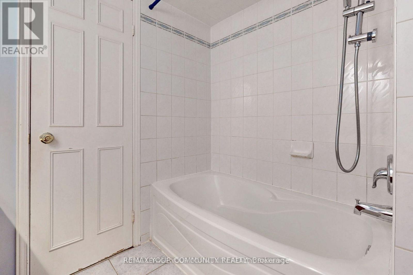 52 Mccallum Drive, Richmond Hill, Ontario  L4C 7S8 - Photo 25 - N13120228