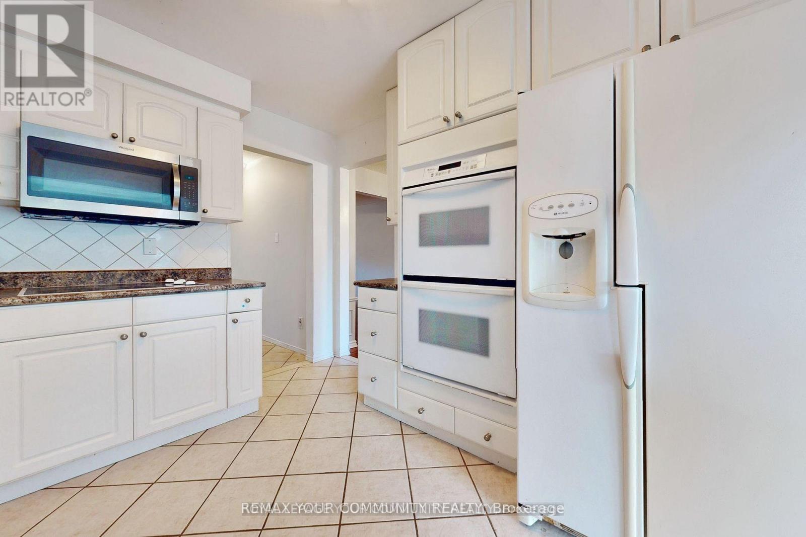 52 Mccallum Drive, Richmond Hill, Ontario  L4C 7S8 - Photo 7 - N13120228