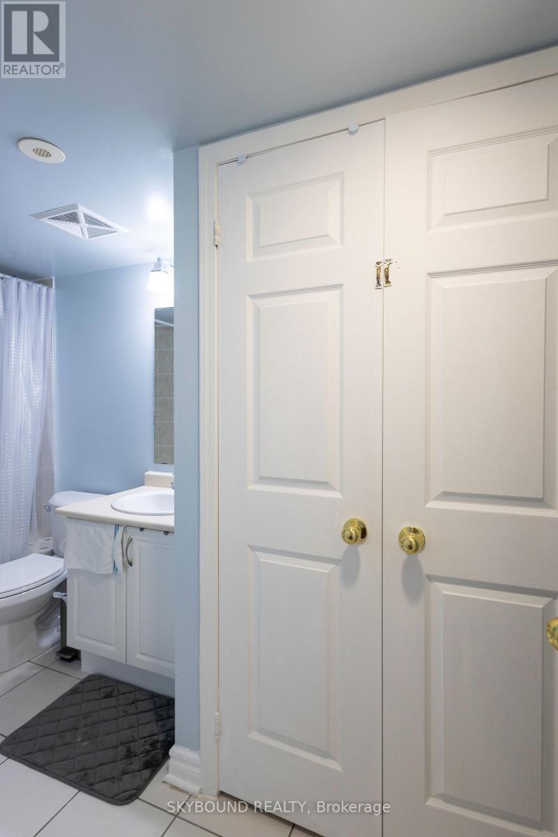 2033 - 3043 Finch Avenue W, Toronto, Ontario  M9M 0A4 - Photo 12 - W13120208