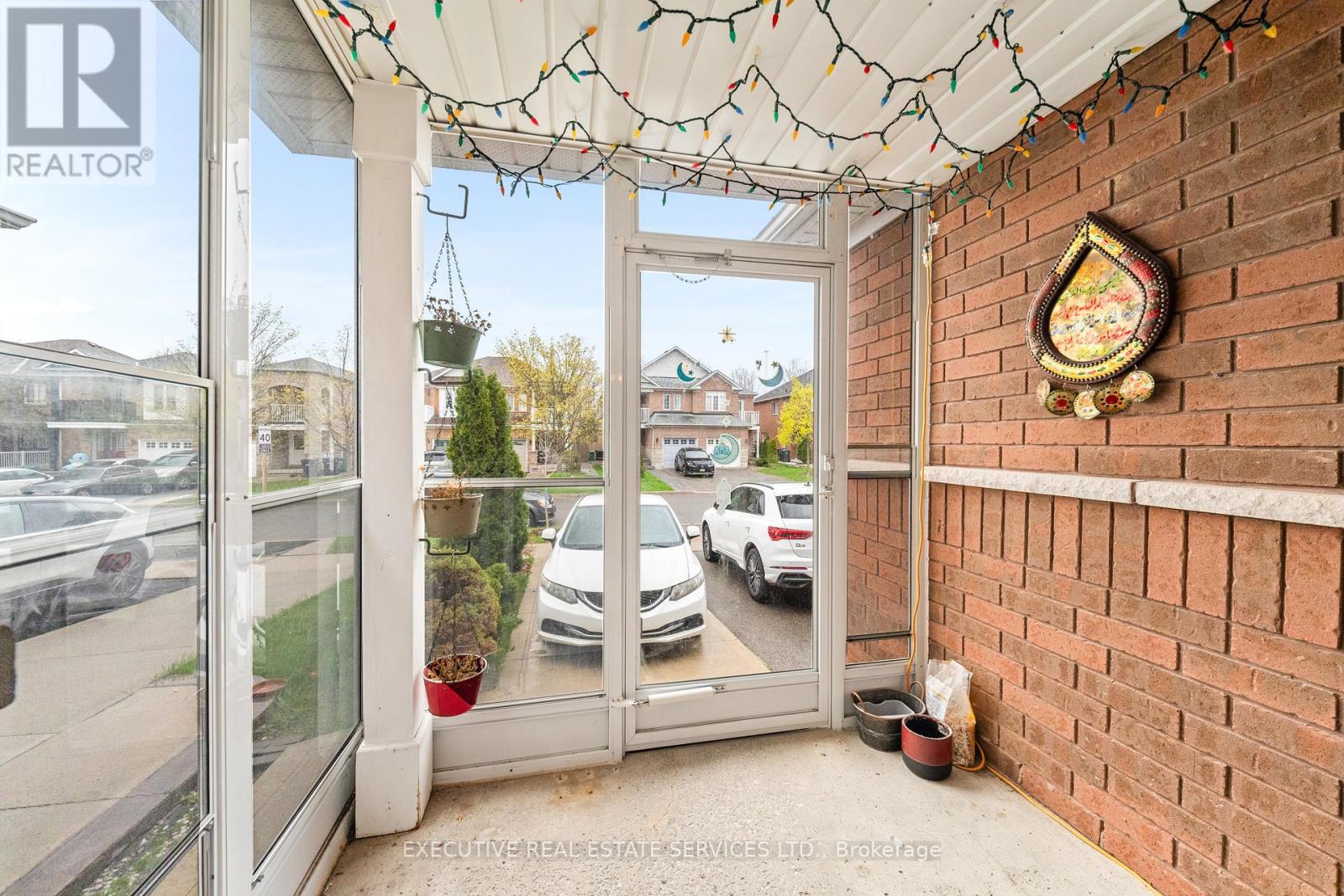 5727 Keldrew Avenue, Mississauga, Ontario  L5M 7B9 - Photo 4 - W13120218