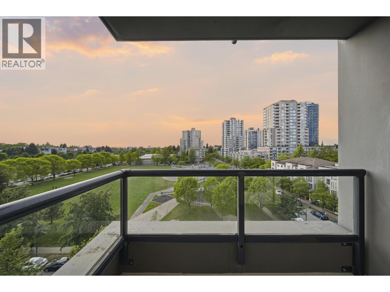 803 3520 Crowley Drive, Vancouver, British Columbia  V5R 6G9 - Photo 12 - R3122602