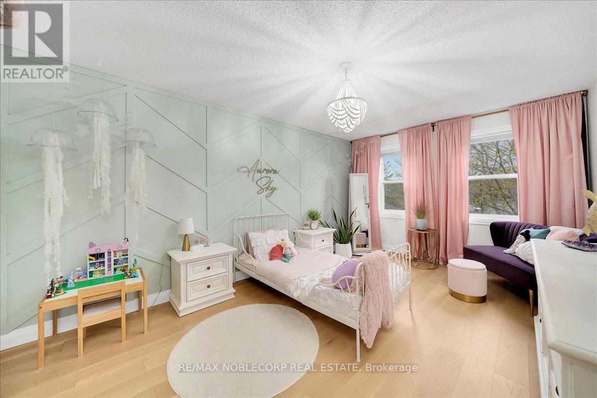 128 Mccauley Court, Newmarket, Ontario  L3Y 7W2 - Photo 35 - N13117418