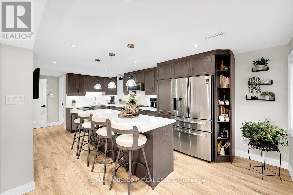 128 Mccauley Court, Newmarket, Ontario  L3Y 7W2 - Photo 40 - N13117418