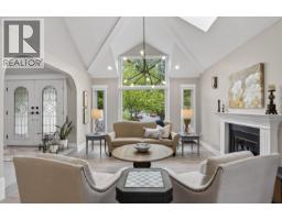 209 RAVINE DRIVE, Port Moody, British Columbia