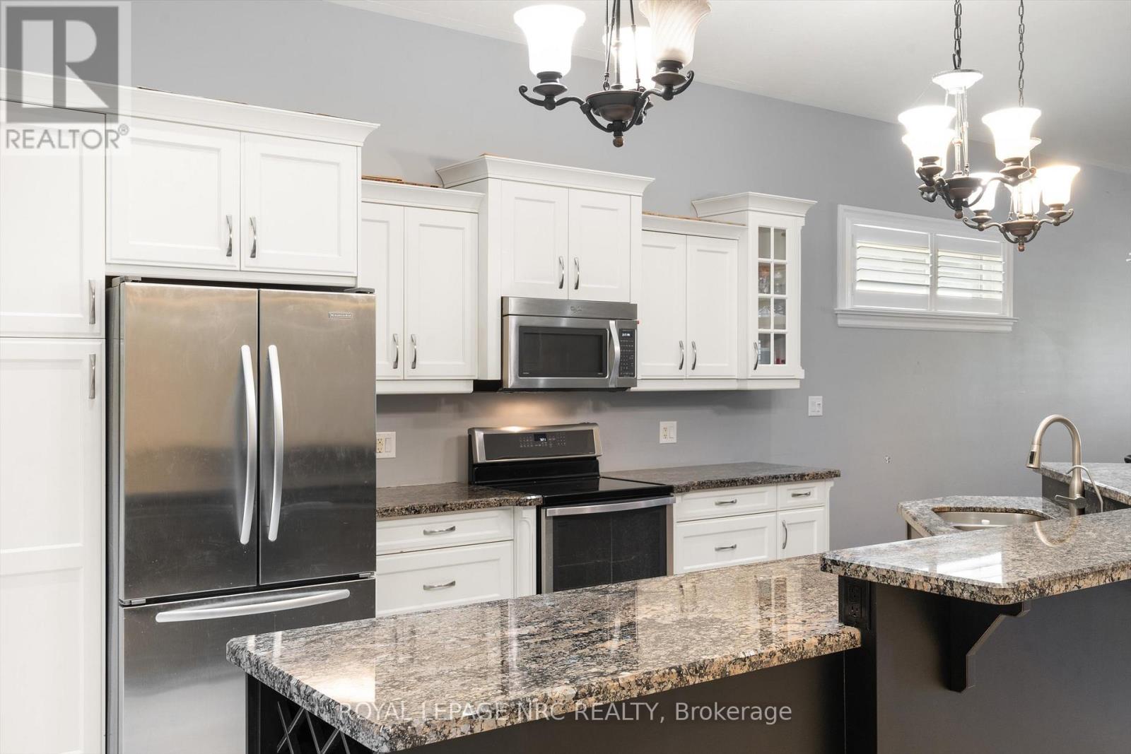 7 Sapphire Court N, St. Catharines, Ontario  L2M 0A4 - Photo 9 - X13048456