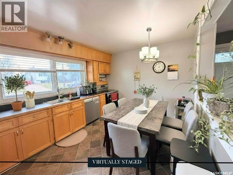 123 Burke Crescent, Swift Current, Saskatchewan  S9H 4E4 - Photo 5 - SK035516