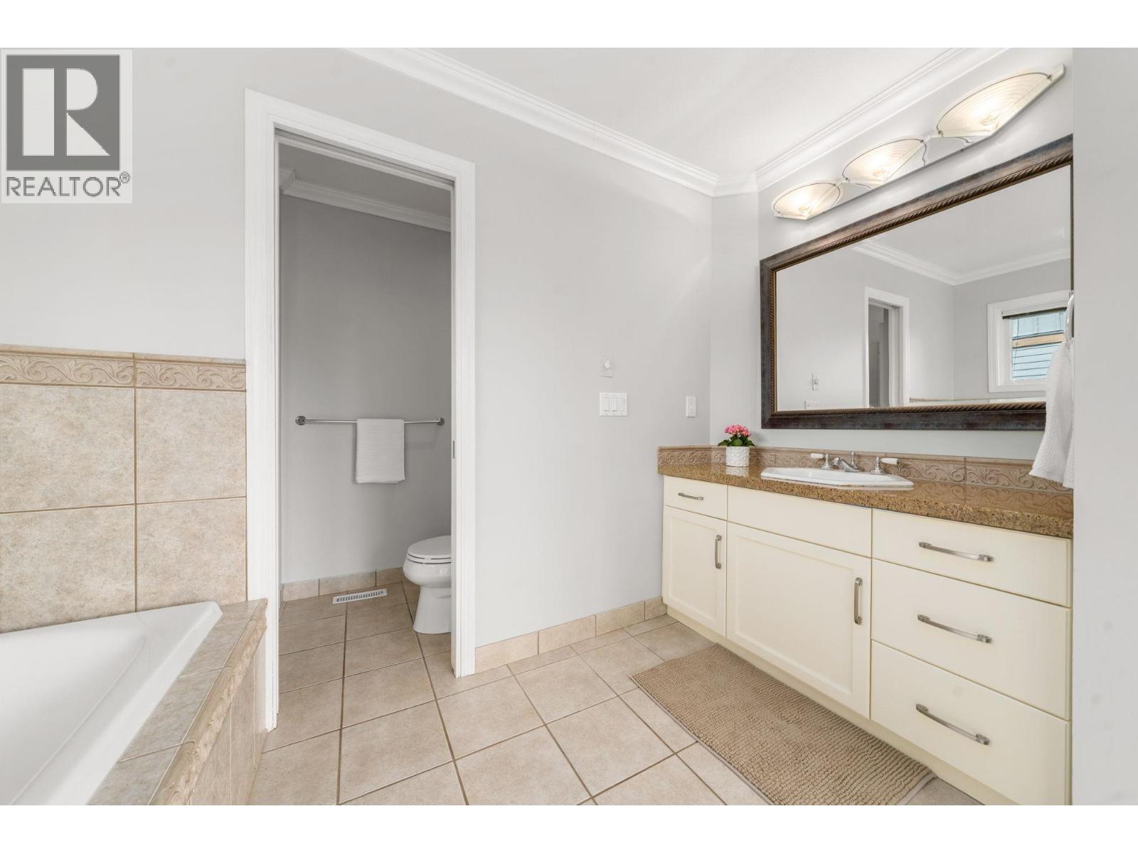 1070 Glacier View Drive, Squamish, British Columbia  V0N 3G0 - Photo 32 - R3122174