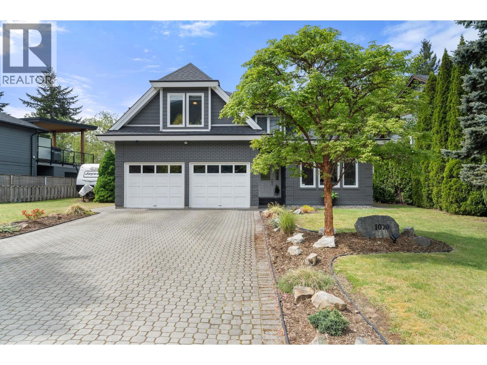 1070 Glacier View Drive, Squamish, British Columbia  V0N 3G0 - Photo 40 - R3122174