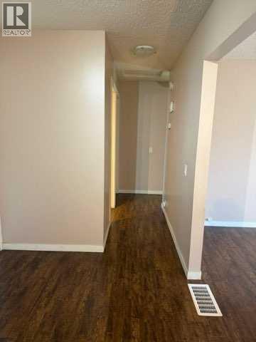 223 Pineland Place Ne, Calgary, Alberta  T1Y 3L4 - Photo 5 - A2299828