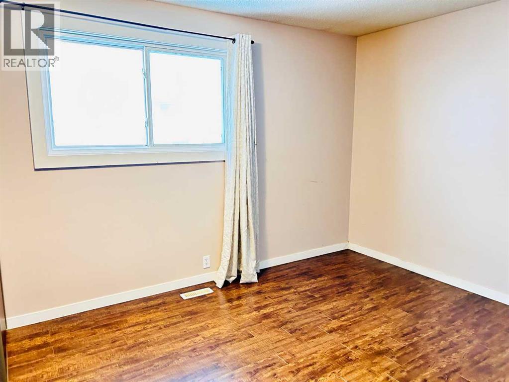 223 Pineland Place Ne, Calgary, Alberta  T1Y 3L4 - Photo 15 - A2299828