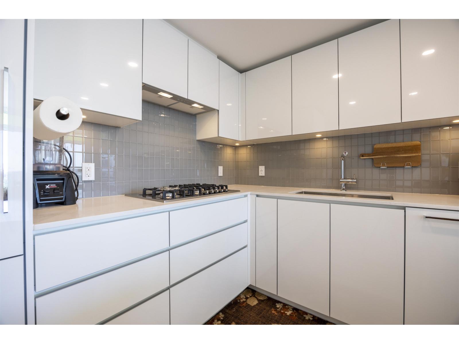 1602 10428 Whalley Boulevard, Surrey, British Columbia  V3T 0W2 - Photo 14 - R3123038