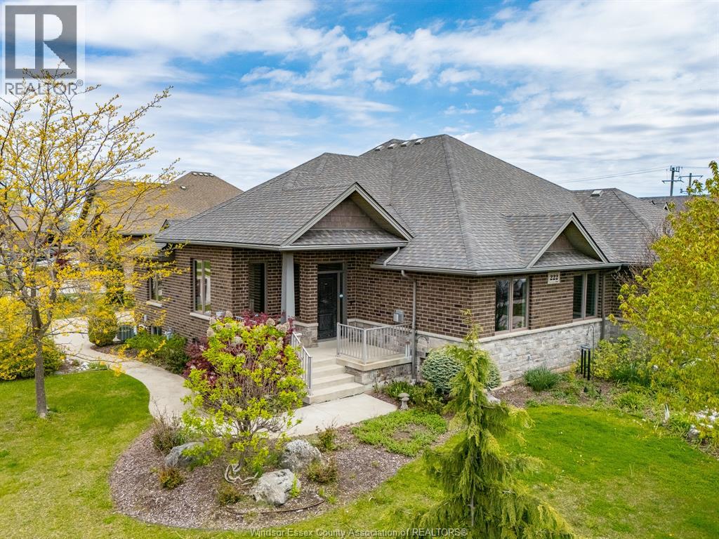 MLS# 26008836: 222 Woodycrest AVENUE, Kingsville, Canada