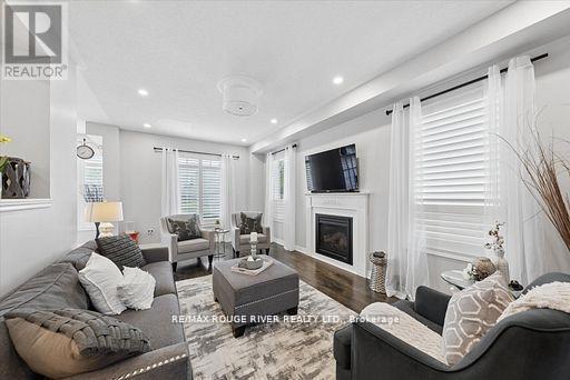 9 Dunstable Drive, Whitby, Ontario  L1M 2L8 - Photo 7 - E13120378