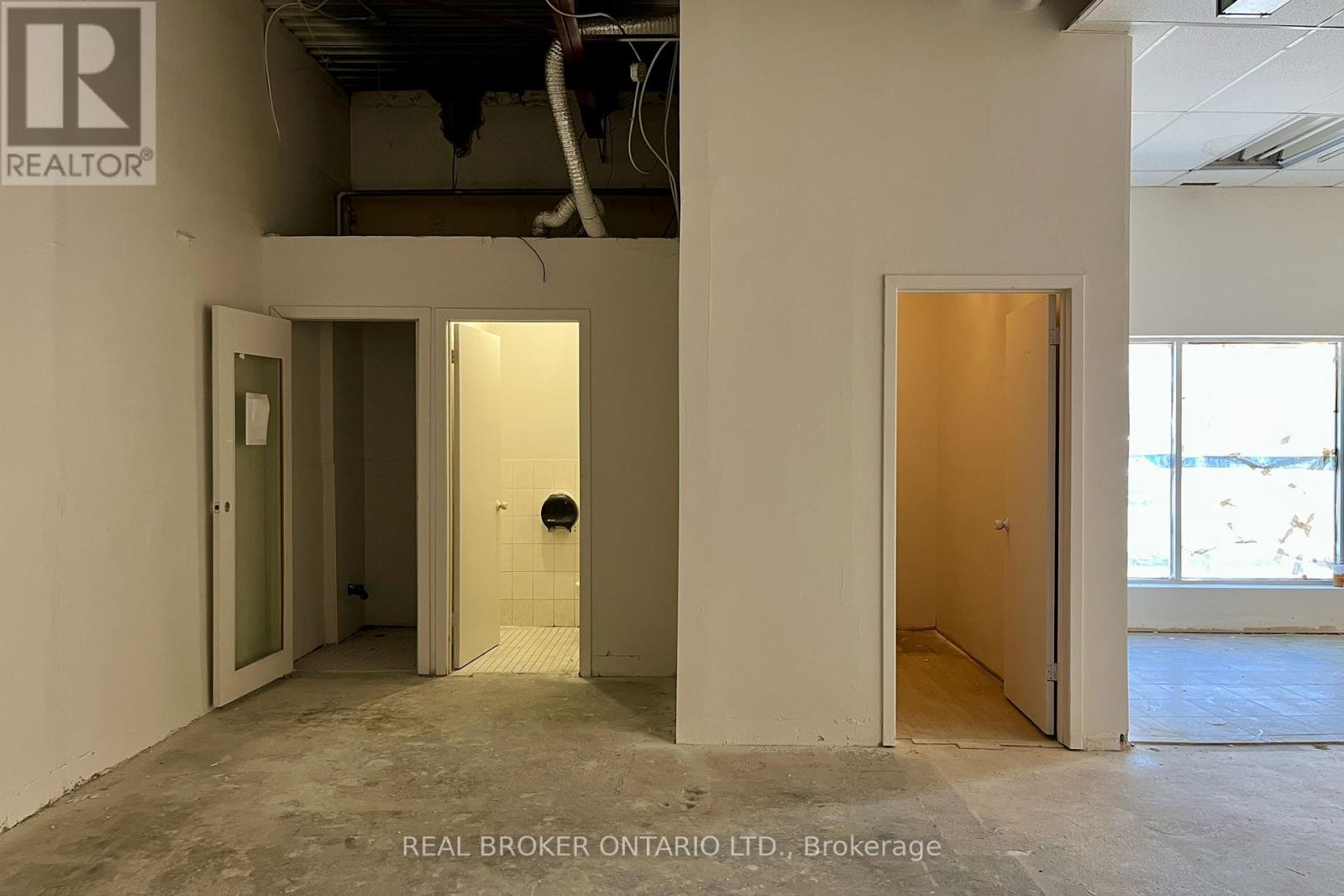 1198 Kennedy Road, Toronto, Ontario  M1P 2L1 - Photo 4 - E13100384