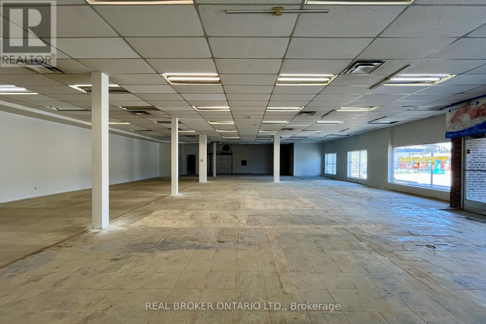 1198 Kennedy Road, Toronto, Ontario  M1P 2L1 - Photo 2 - E13100384