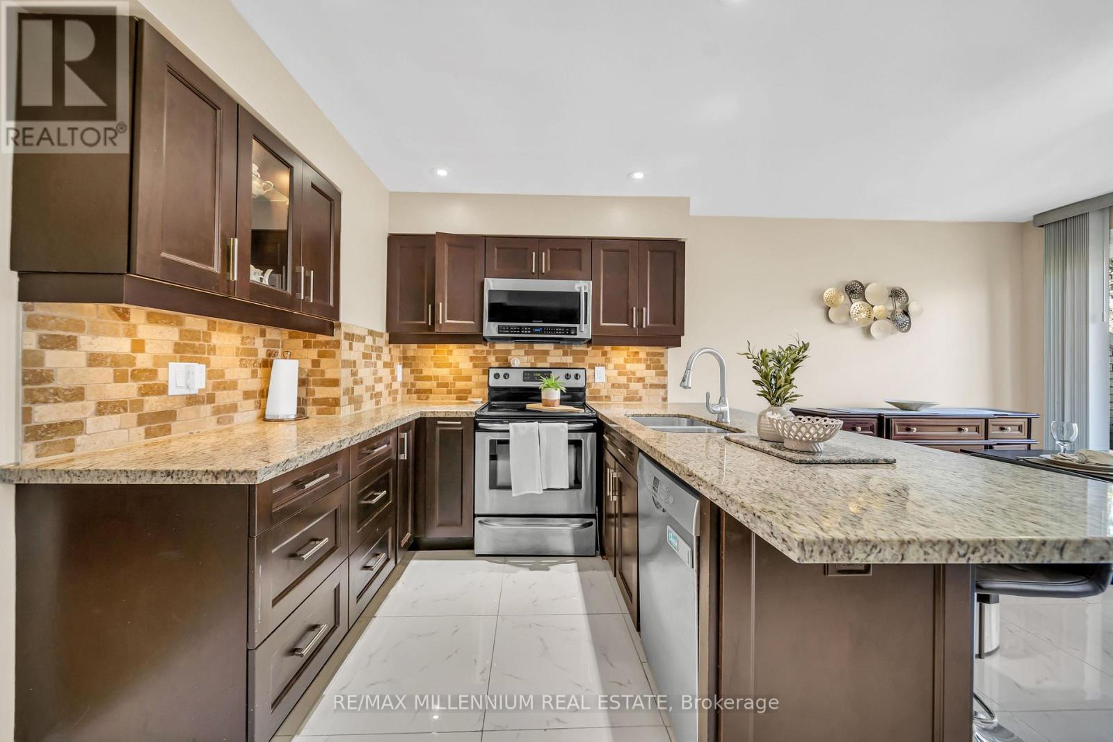 62 Cumberland Lane, Ajax, Ontario  L1S 7K4 - Photo 12 - E13114010