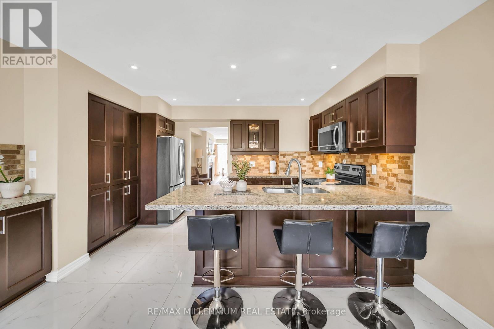 62 Cumberland Lane, Ajax, Ontario  L1S 7K4 - Photo 18 - E13114010