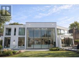 8 CADMUS ROAD, Toronto, Ontario
