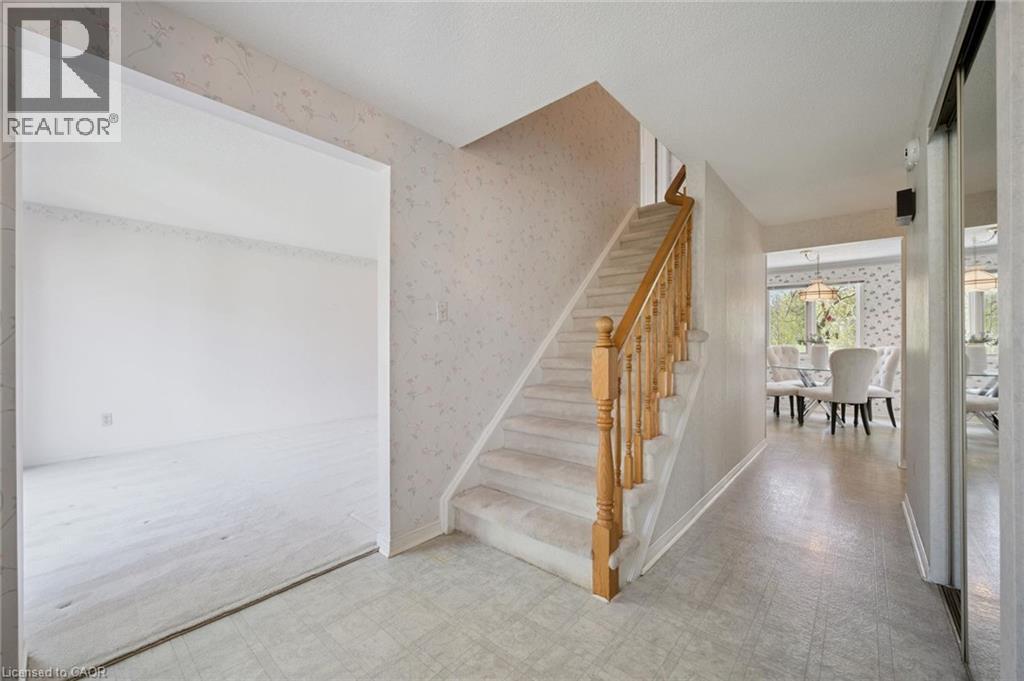 363 Northlake Drive, Waterloo, Ontario  N2V 1W6 - Photo 5 - 40813535