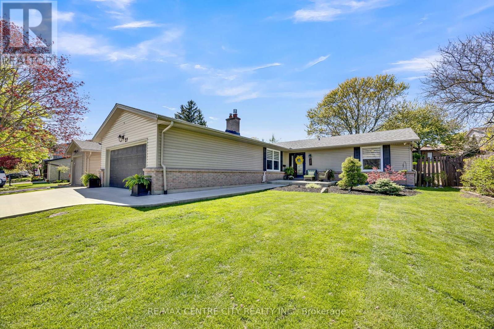 27 BARTLETT CRESCENT, London South, Ontario