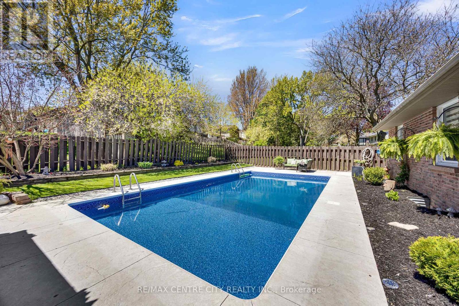 27 Bartlett Crescent, London South, Ontario  N6K 1W3 - Photo 41 - X13120432