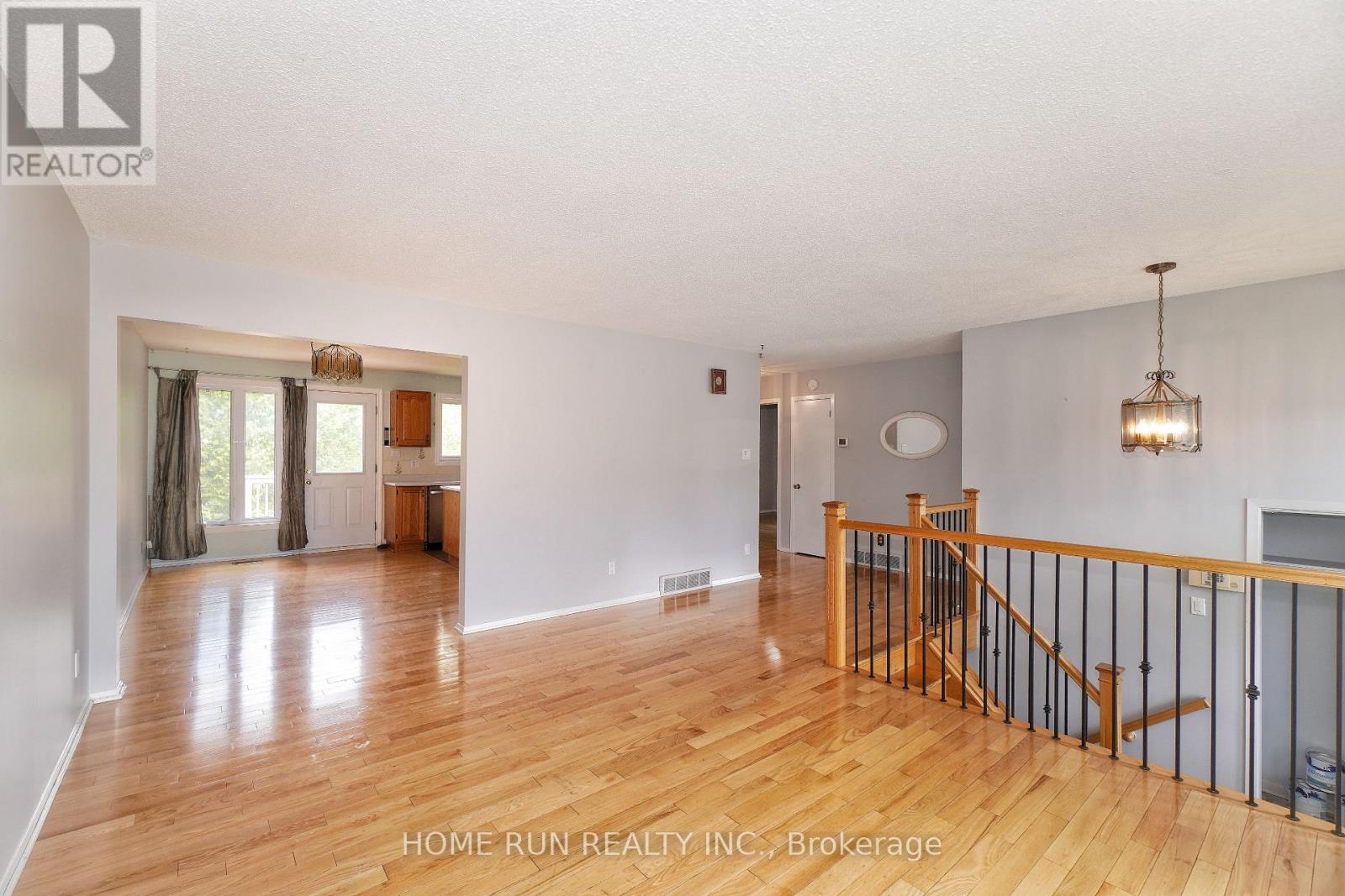 979 Blair Road, Ottawa, Ontario  K1J 7M9 - Photo 14 - X13120310