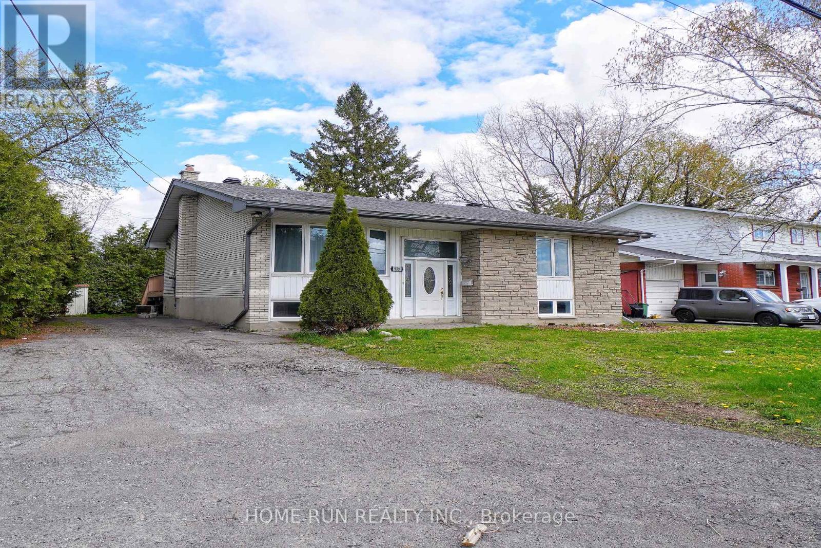 979 Blair Road, Ottawa, Ontario  K1J 7M9 - Photo 4 - X13120310