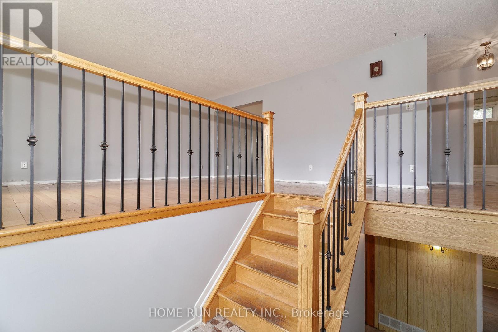 979 Blair Road, Ottawa, Ontario  K1J 7M9 - Photo 6 - X13120310