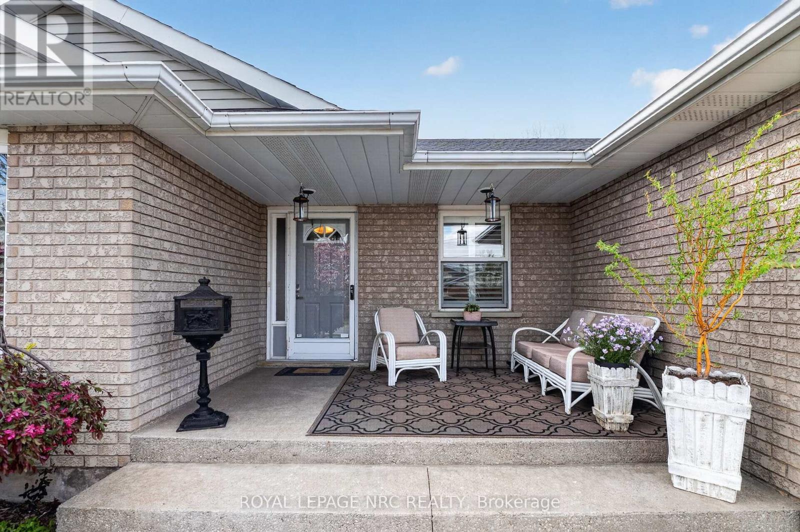 381 Albany Street, Fort Erie, Ontario  L2A 6G3 - Photo 3 - X13120354