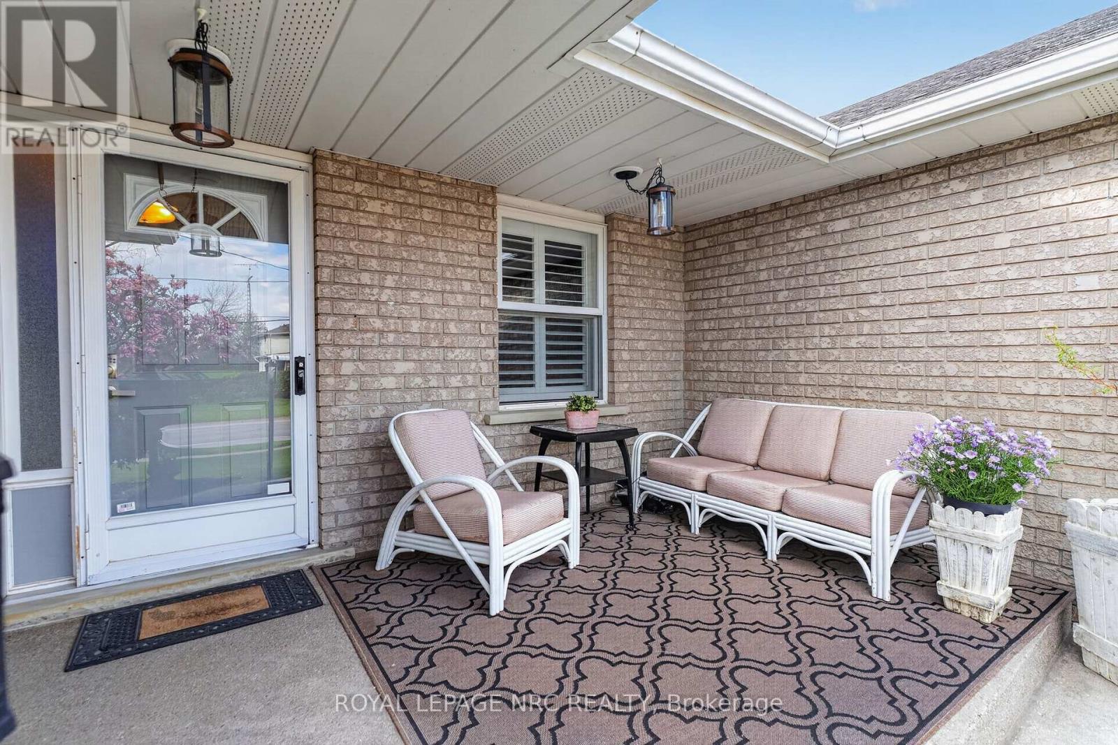 381 Albany Street, Fort Erie, Ontario  L2A 6G3 - Photo 4 - X13120354
