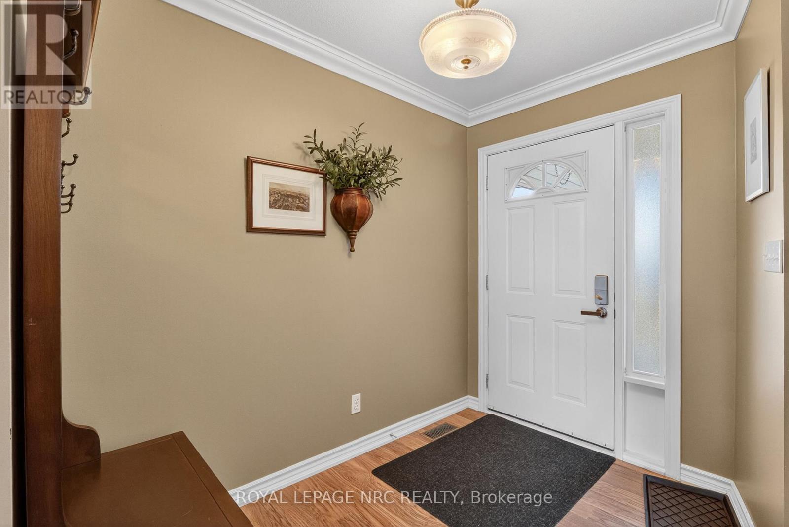 381 Albany Street, Fort Erie, Ontario  L2A 6G3 - Photo 5 - X13120354