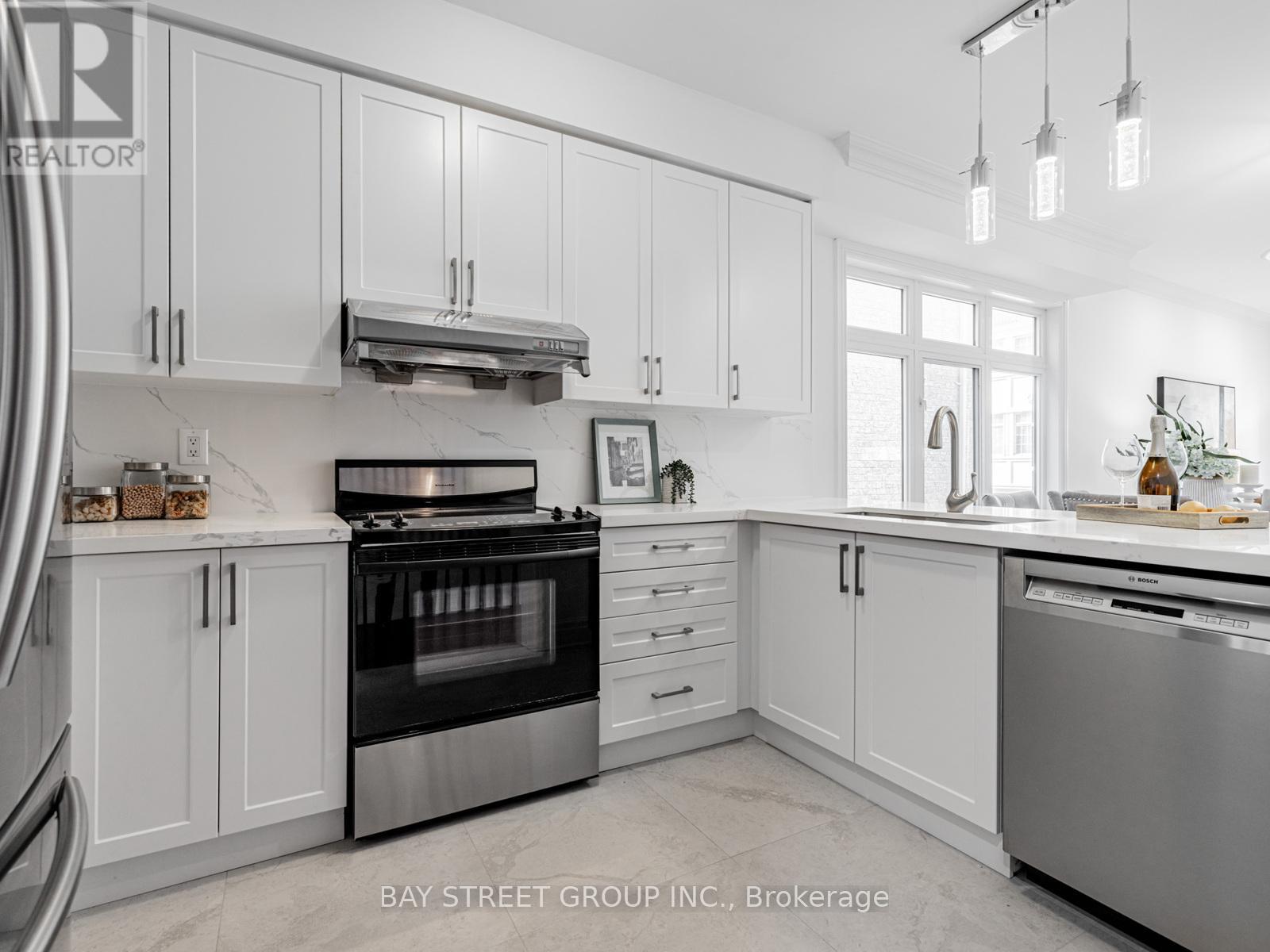 35 William Poole Way, Toronto, Ontario  M2N 7A6 - Photo 13 - C13120266