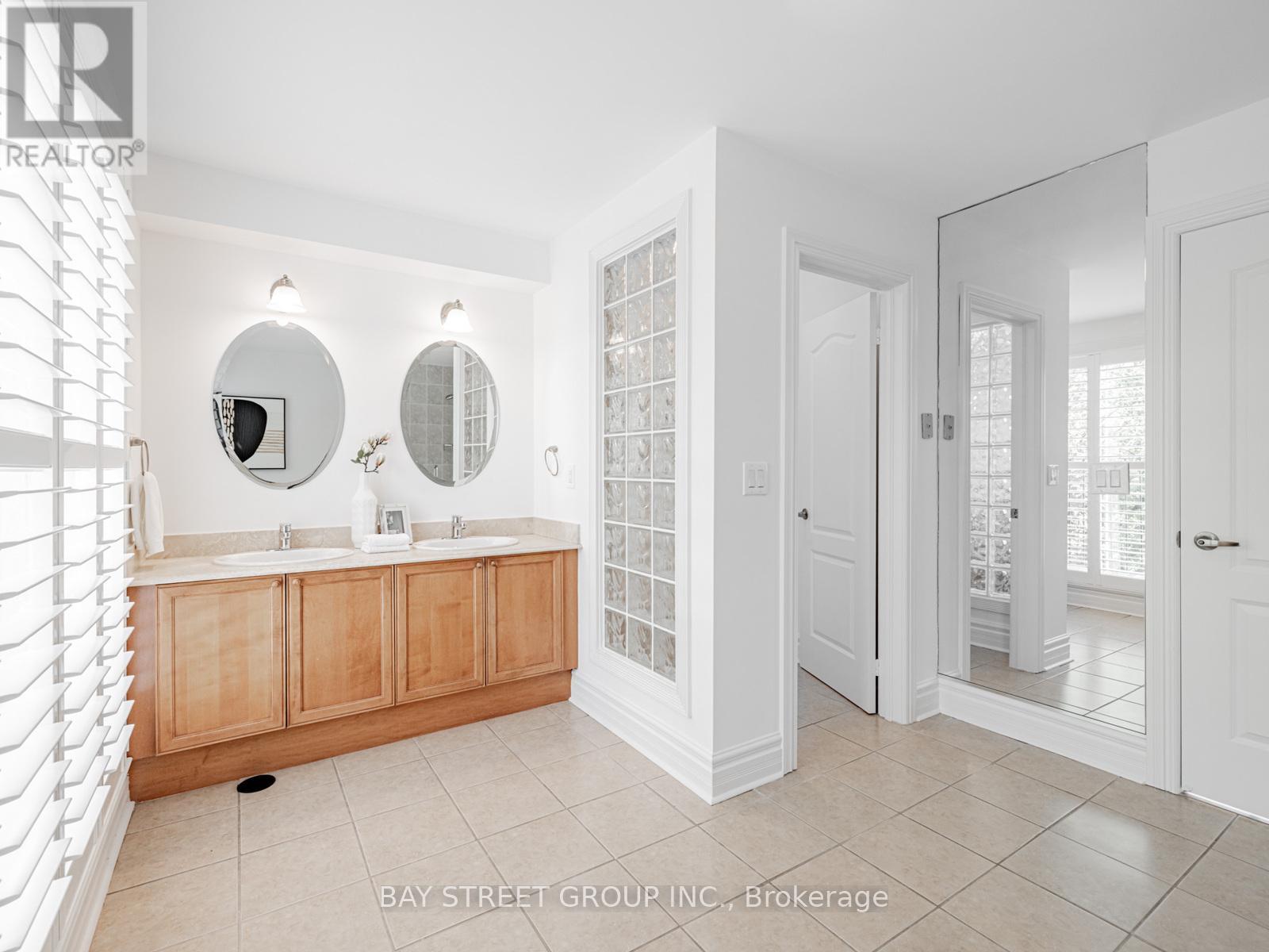 35 William Poole Way, Toronto, Ontario  M2N 7A6 - Photo 34 - C13120266