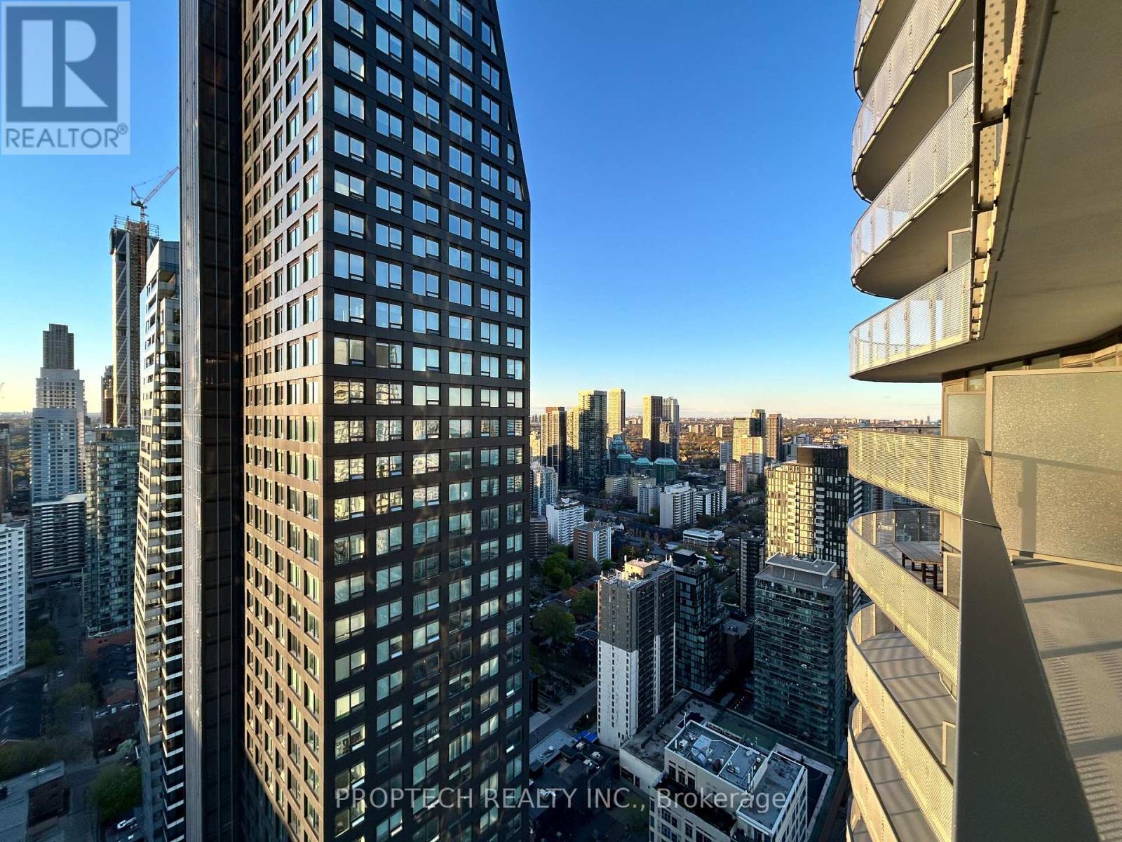4209 - 11 Wellesley Street W, Toronto, Ontario  M4Y 0G4 - Photo 12 - C13120290