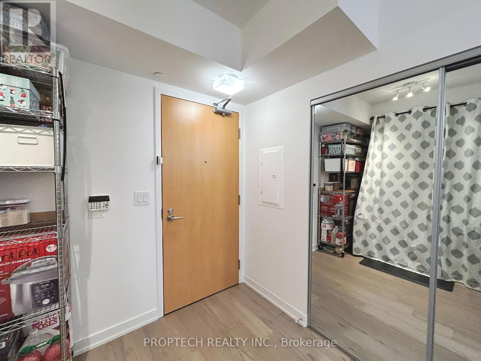 4209 - 11 Wellesley Street W, Toronto, Ontario  M4Y 0G4 - Photo 17 - C13120290