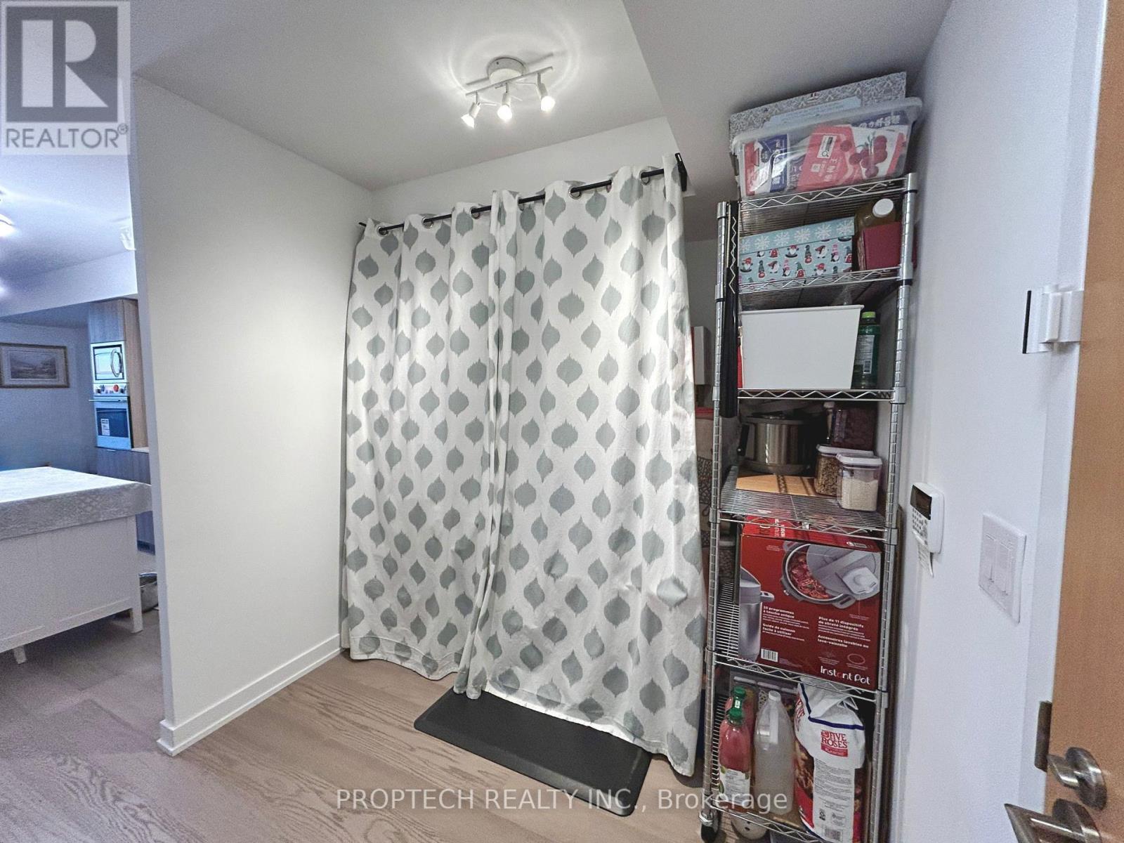 4209 - 11 Wellesley Street W, Toronto, Ontario  M4Y 0G4 - Photo 19 - C13120290
