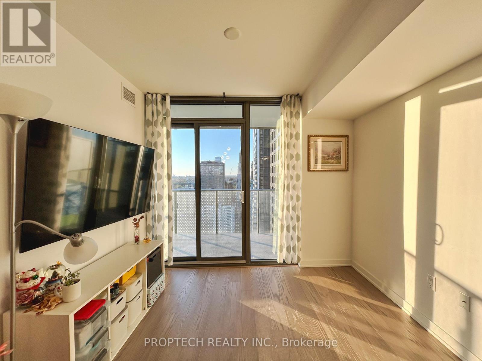 4209 - 11 Wellesley Street W, Toronto, Ontario  M4Y 0G4 - Photo 4 - C13120290