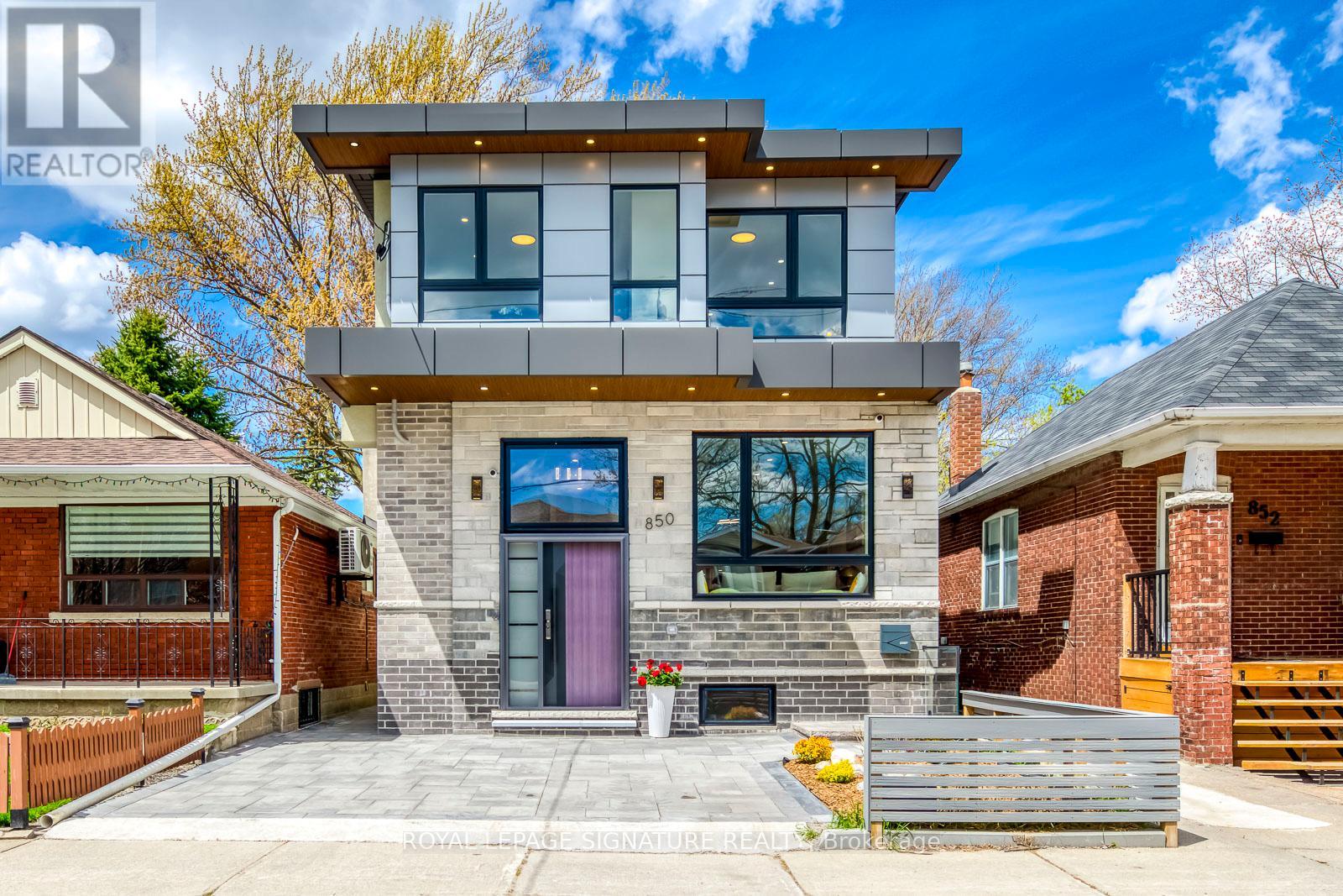 850 COSBURN AVENUE, Toronto, Ontario