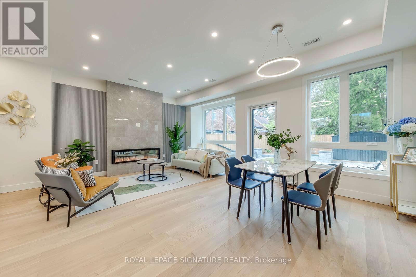 850 Cosburn Avenue, Toronto, Ontario  M4C 2W2 - Photo 12 - E13120250