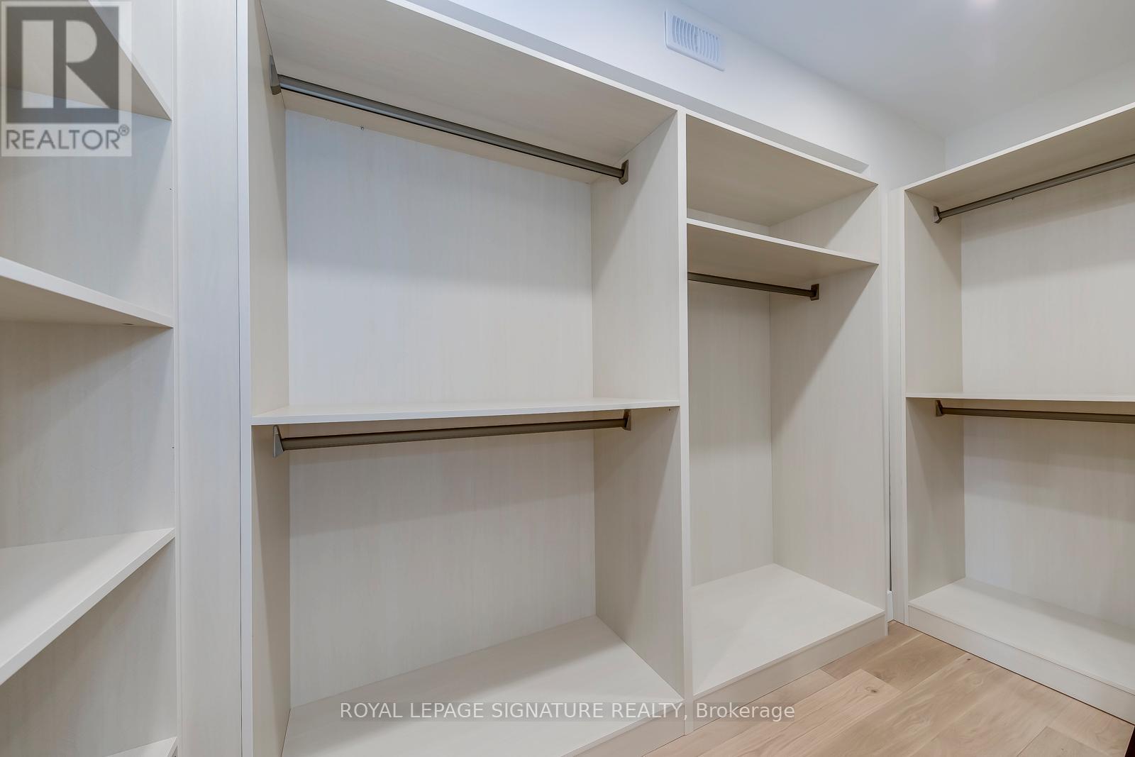 850 Cosburn Avenue, Toronto, Ontario  M4C 2W2 - Photo 15 - E13120250