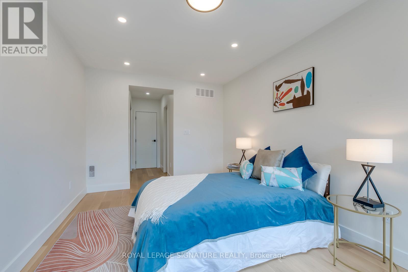 850 Cosburn Avenue, Toronto, Ontario  M4C 2W2 - Photo 20 - E13120250