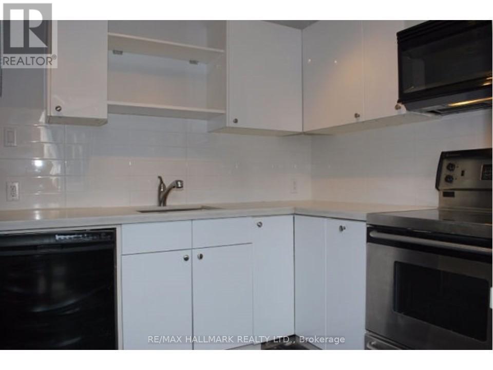 Upper - 155 Greenwood Avenue, Toronto, Ontario  M4L 2P8 - Photo 11 - E13120292